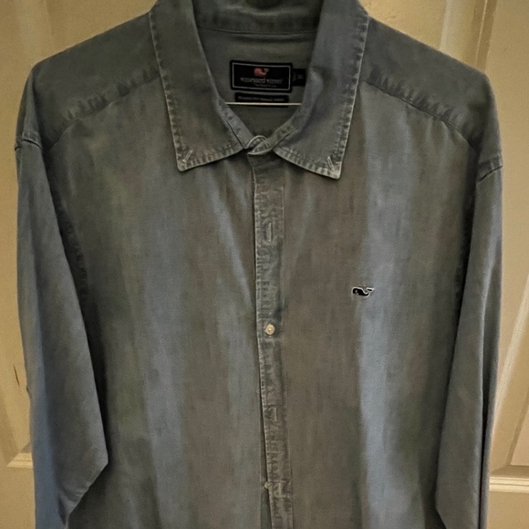 Vineyard Vines - Picture 1 of 2